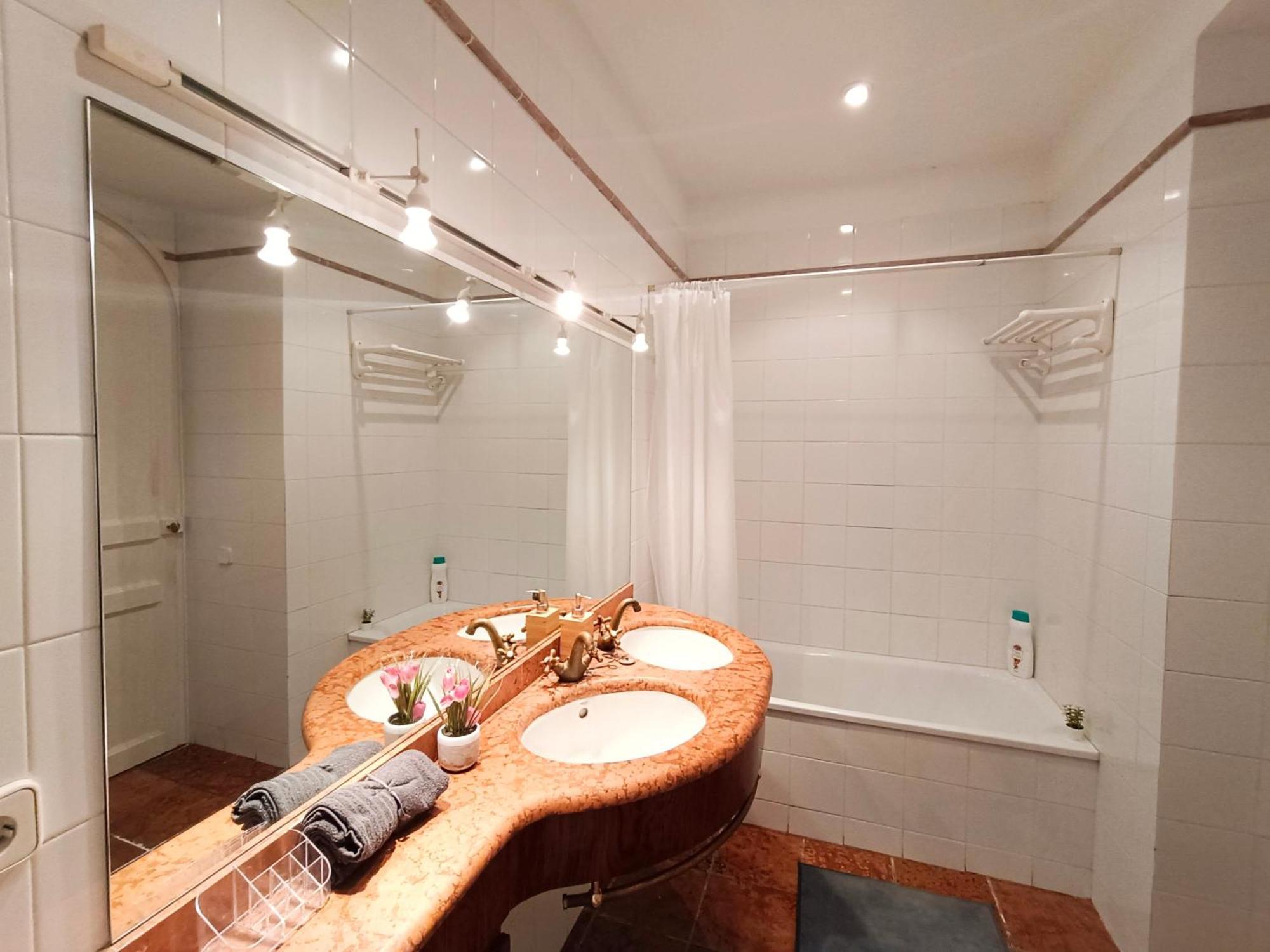 Bcn Private - Eixample Izquierda Cas Hostel